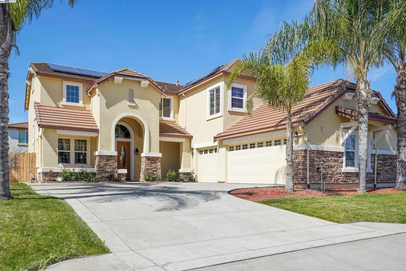 23 Escher Cir, Oakley, CA 94561
