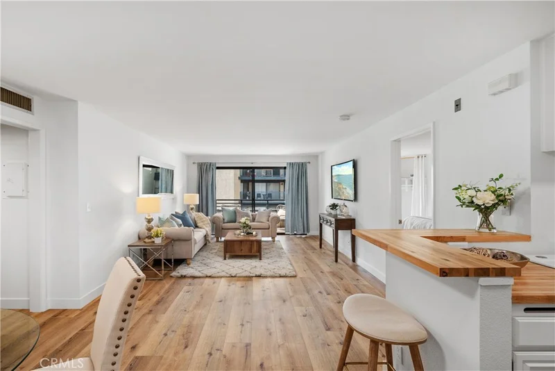4589 Via Marisol #264, Los Angeles, CA 90042