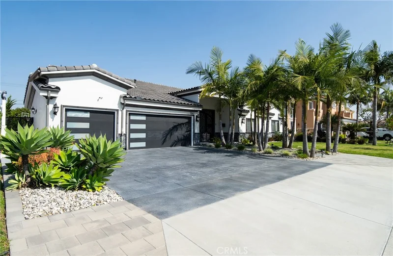 9067 Raviller, Downey, CA 90240