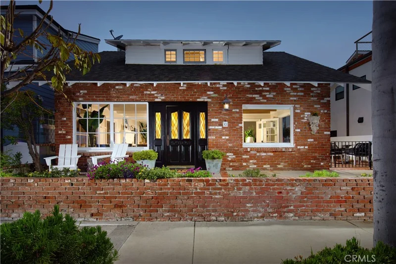 301 Lindo, Newport Beach, CA 92661