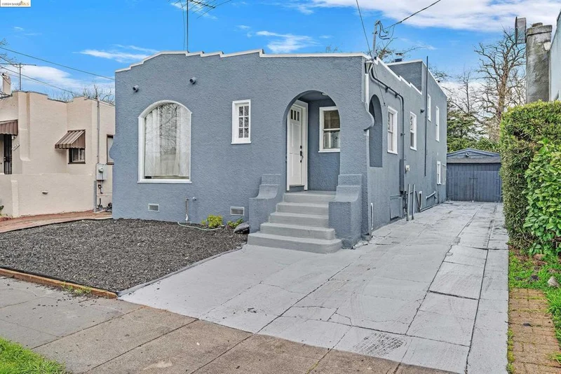 7854 Arthur St, Oakland, CA 94605