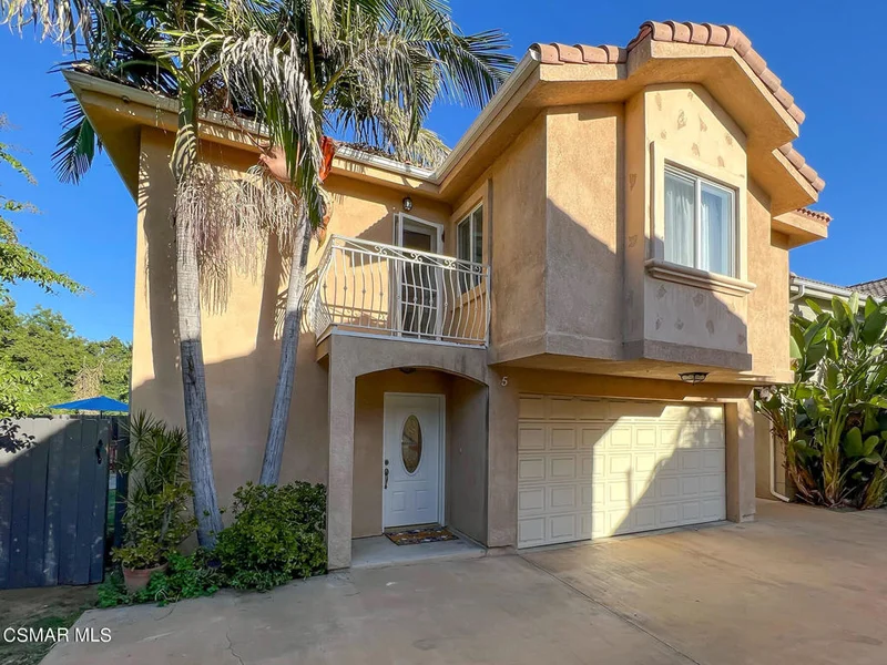 18841 Topham #5, Tarzana, CA 91335