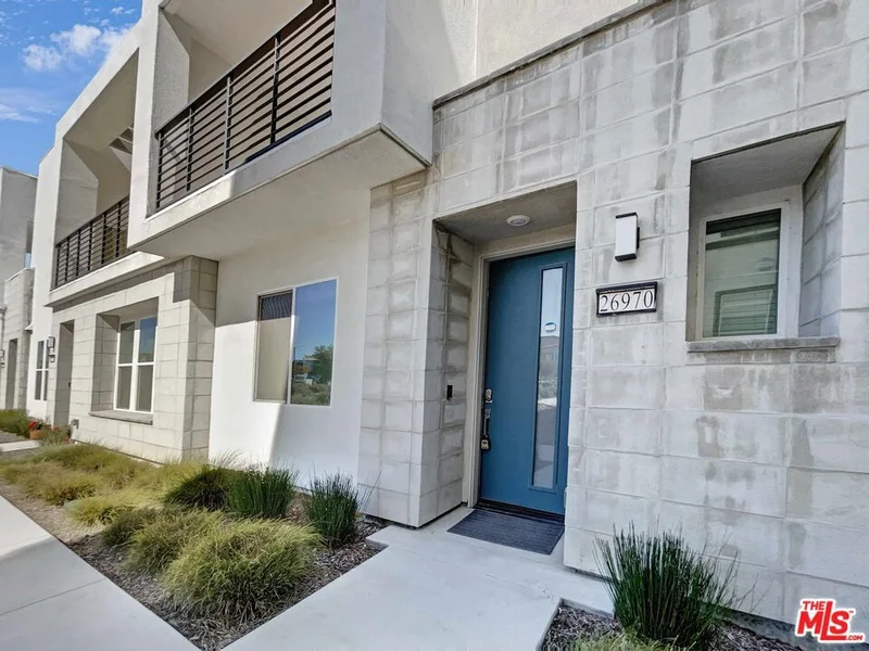 26970 Mosswood, Valencia, CA 91381