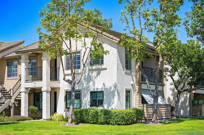 8570 Westmore Rd Unit 208, San Diego, CA 92126