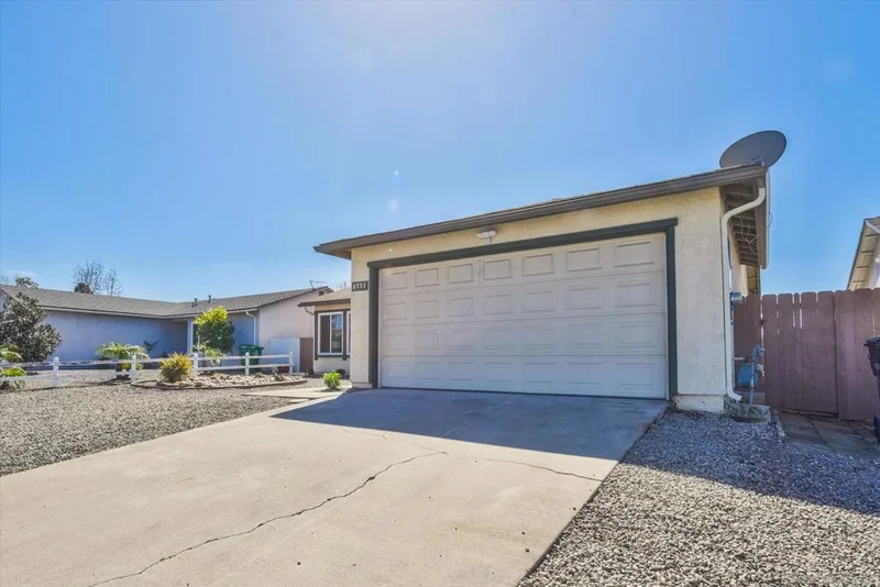8733 Frobisher St, San Diego, CA 92126