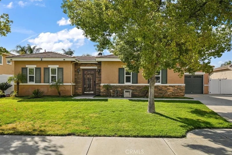 7892 La Cresta, Highland, CA 92346