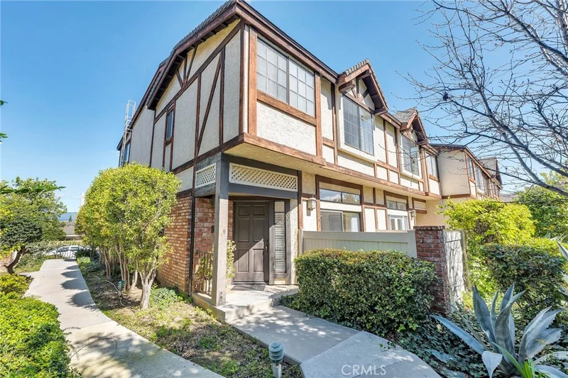 22525 Sherman #801, West Hills, CA 91307