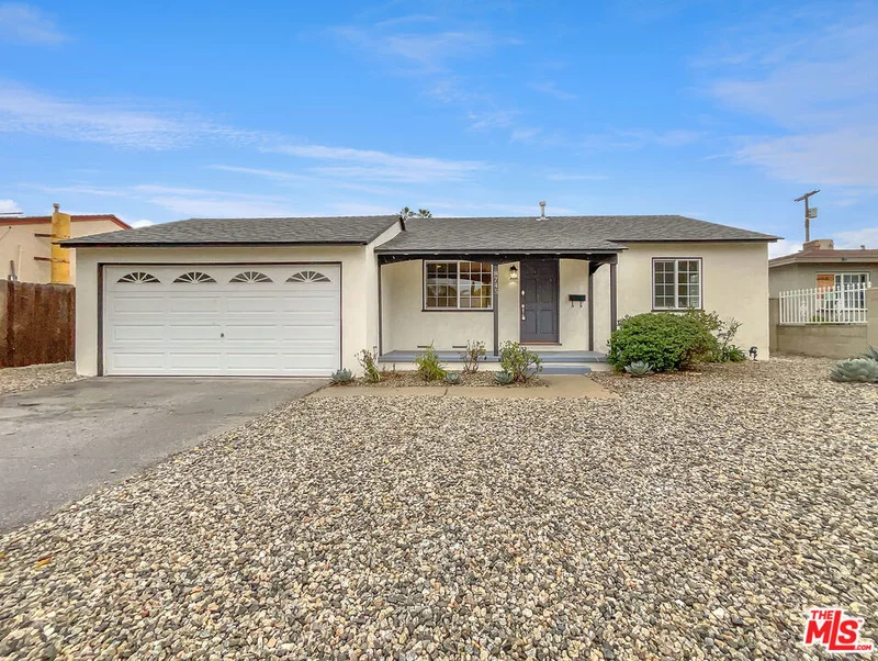 8745 Hazeltine, Panorama City, CA 91402