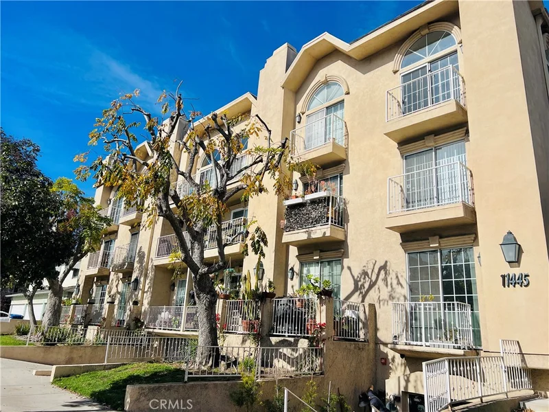 11445 Moorpark #18, Studio City, CA 91602