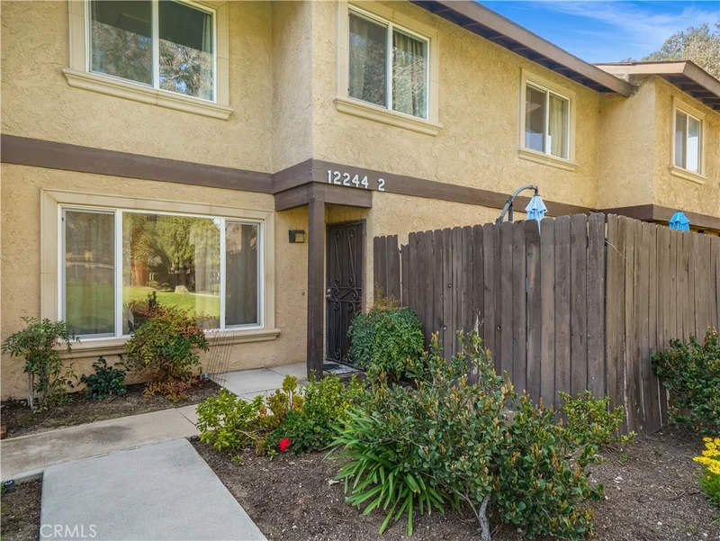 12244 Runnymede #2, North Hollywood, CA 91605
