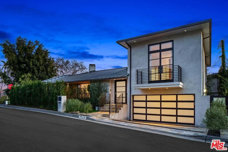 12410 Helena, Los Angeles, CA 90049