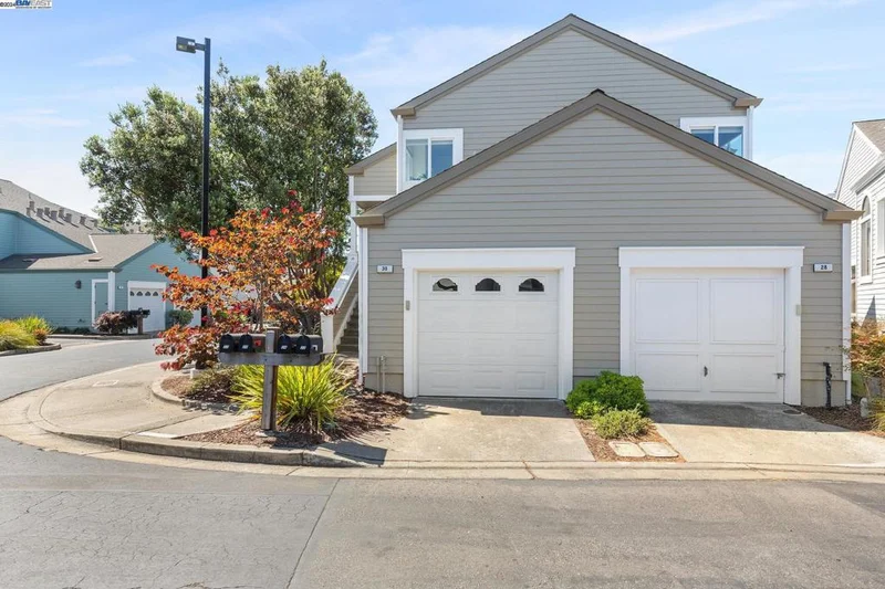 30 Shepardson Ln, Alameda, CA 94502