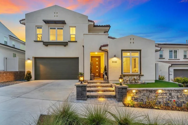 9045 W Bluff Pl, Santee, CA 92071