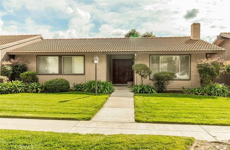 1867 Fairmont, Fresno, CA 93705