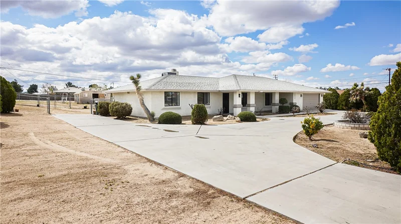 18935 Mendota, Apple Valley, CA 92307