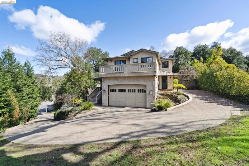 1 Ardilla Rd, Orinda, CA 94563