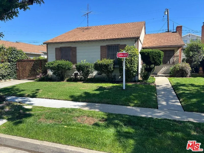 11702 Cimarron Avenue, Hawthorne, CA 90250