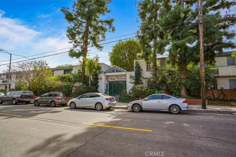 18620 Hatteras #146, Tarzana, CA 91356