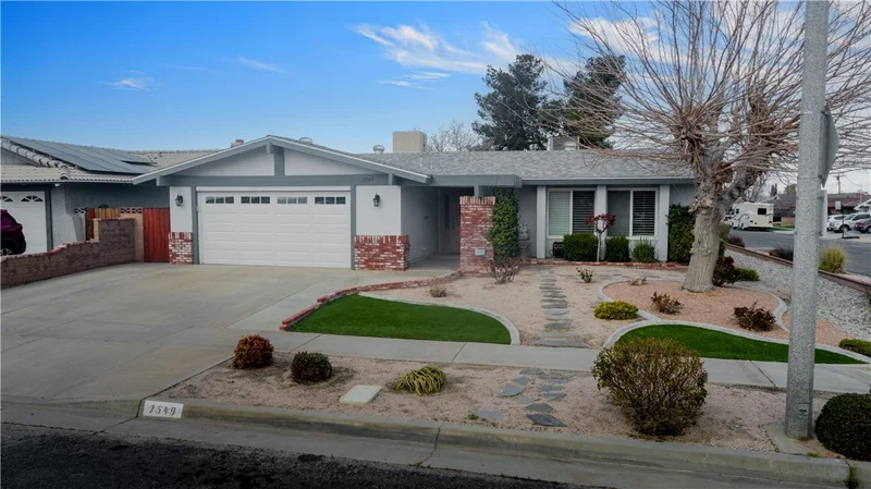 2549 Avenue R4, Palmdale, CA 93550