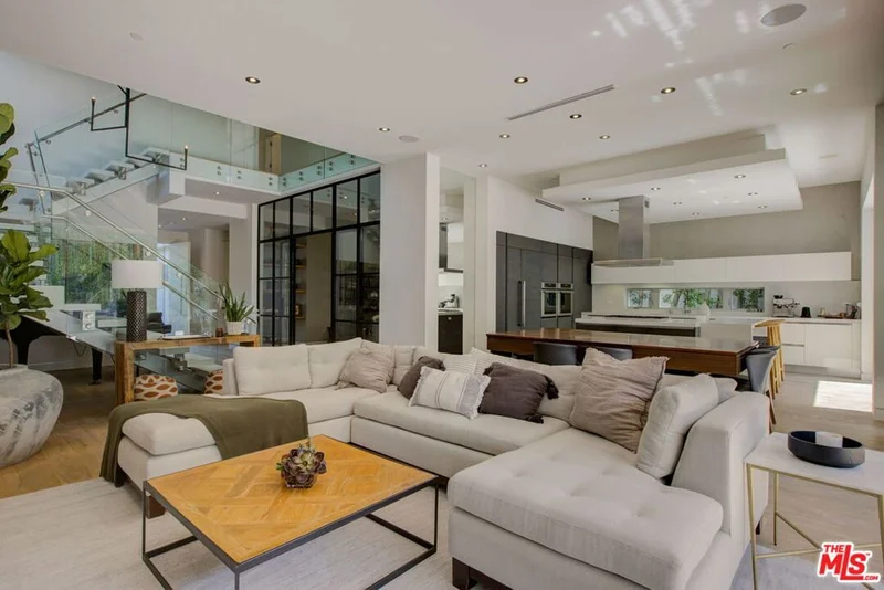 6236 Drexel, Los Angeles, CA 90048