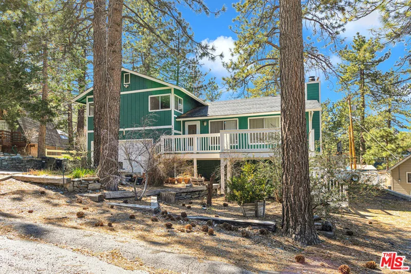 5566 Juniper Drive, Wrightwood, CA 92397