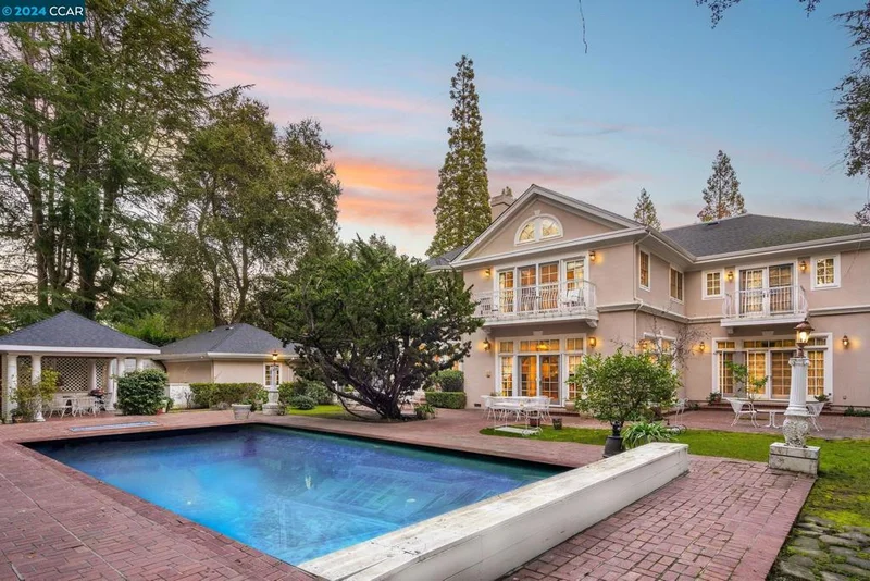 27 Laburnum, Atherton, CA 94027