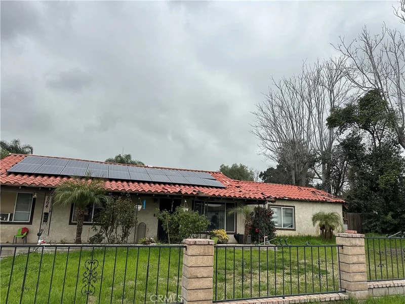 864 Jackson, Colton, CA 92324