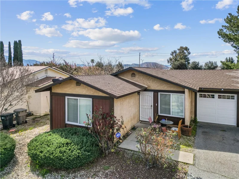 5452 Evelyn, Banning, CA 92220