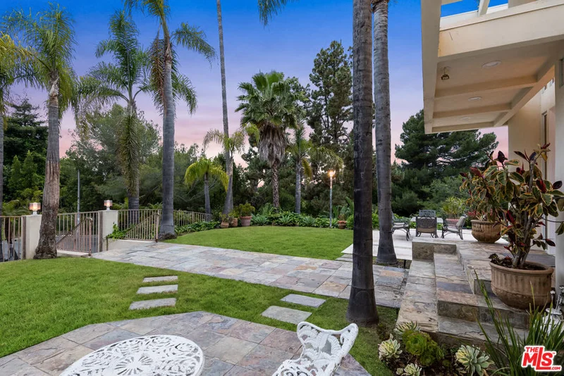 1030 Della, Beverly Hills, CA 90210