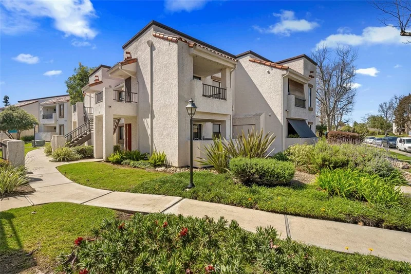 8471 Westmore #15, San Diego, CA 92126