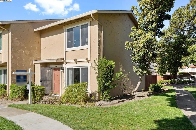 4532 Virio Cmn, Fremont, CA 94536