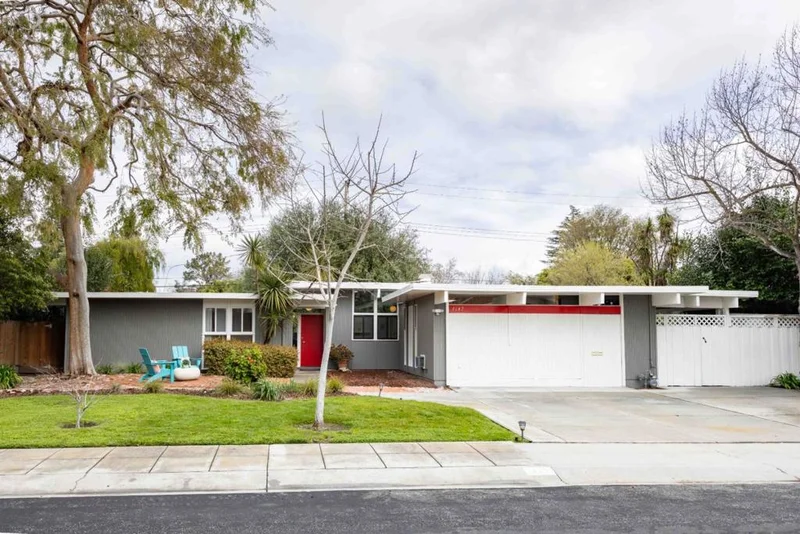 4147 Dake, Palo Alto, CA 94306