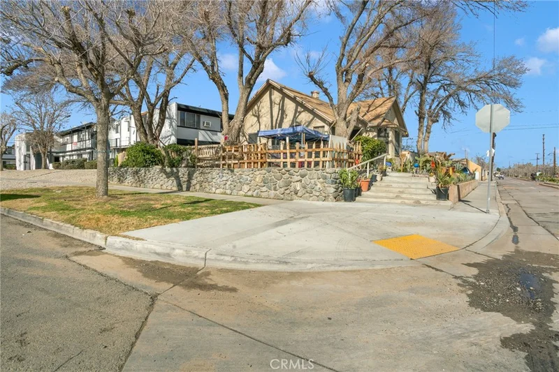 301 Lancaster, Lancaster, CA 93534