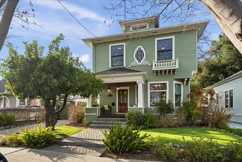 1237 Hester, San Jose, CA 95126