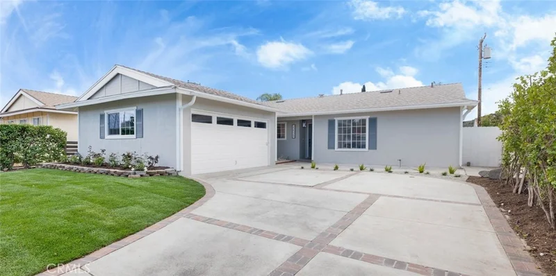 22524 Paraguay, Saugus, CA 91350