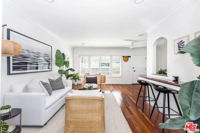 2721 2nd #208, Santa Monica, CA 90405