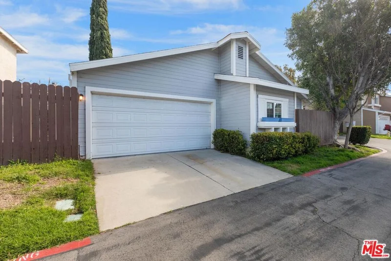 11462 Fox Hollow, Pacoima, CA 91331