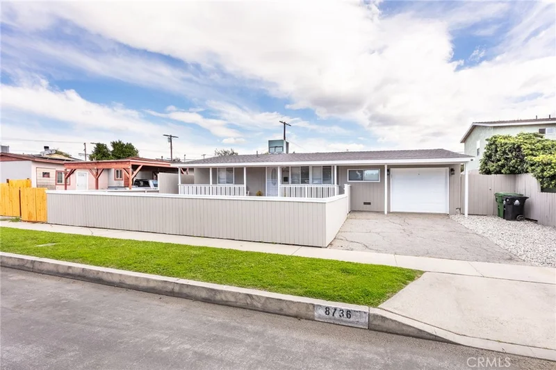 8736 Ranchito, Panorama City, CA 91402