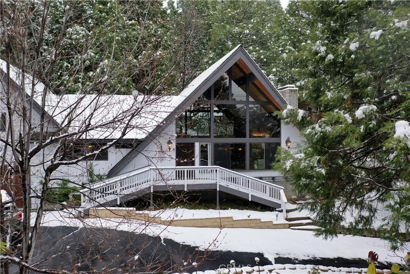 779 Grass Valley, Lake Arrowhead, CA 92352