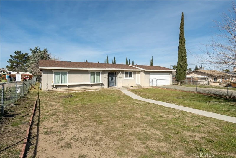 10236 Lincoln, Hesperia, CA 92345