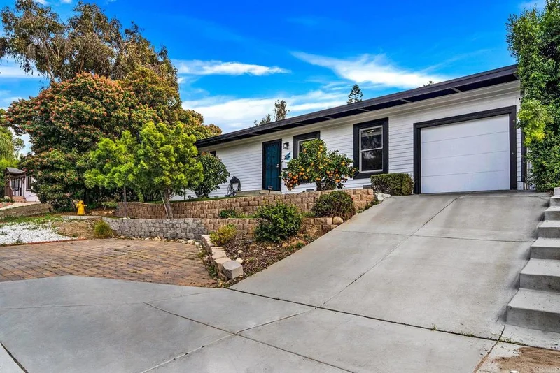 4291 Harbinson, La Mesa, CA 91942