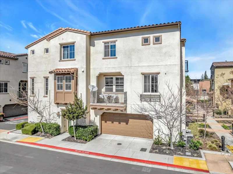 553 Holthouse, Sunnyvale, CA 94087