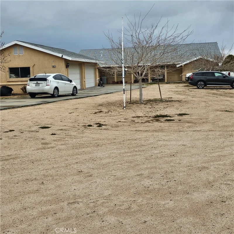 18822 Hinton St., Hesperia, CA 92345