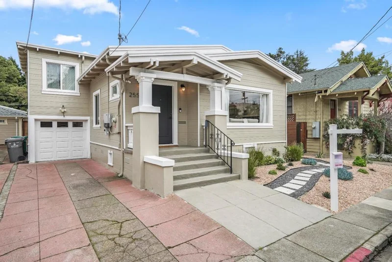 2554 Pleasant, Oakland, CA 94602