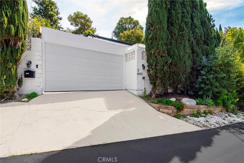 4220 Saltillo Street, Woodland Hills, CA 91364