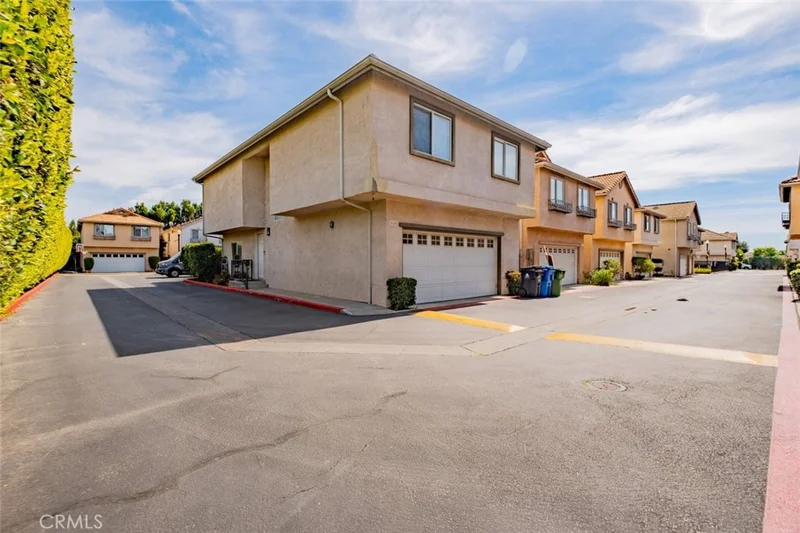 8554 Burnet Avenue 114, North Hills, CA 91343
