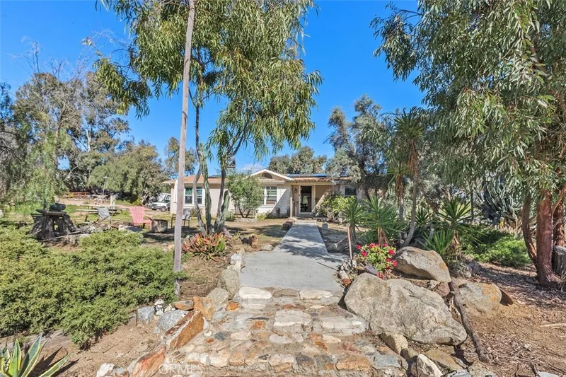 42331 De Portola Road, Temecula, CA 92592