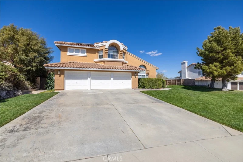 4661 Greencrest Way, Palmdale, CA 93551