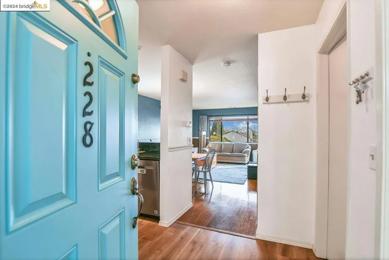 228 Chatham Court, Pacheco, CA 94553-5566