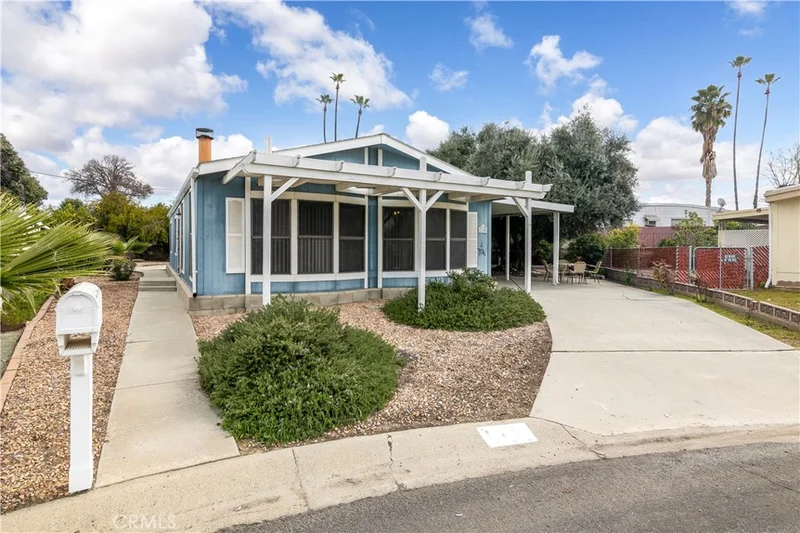 190 San Mateo Circle, Hemet, CA 92543